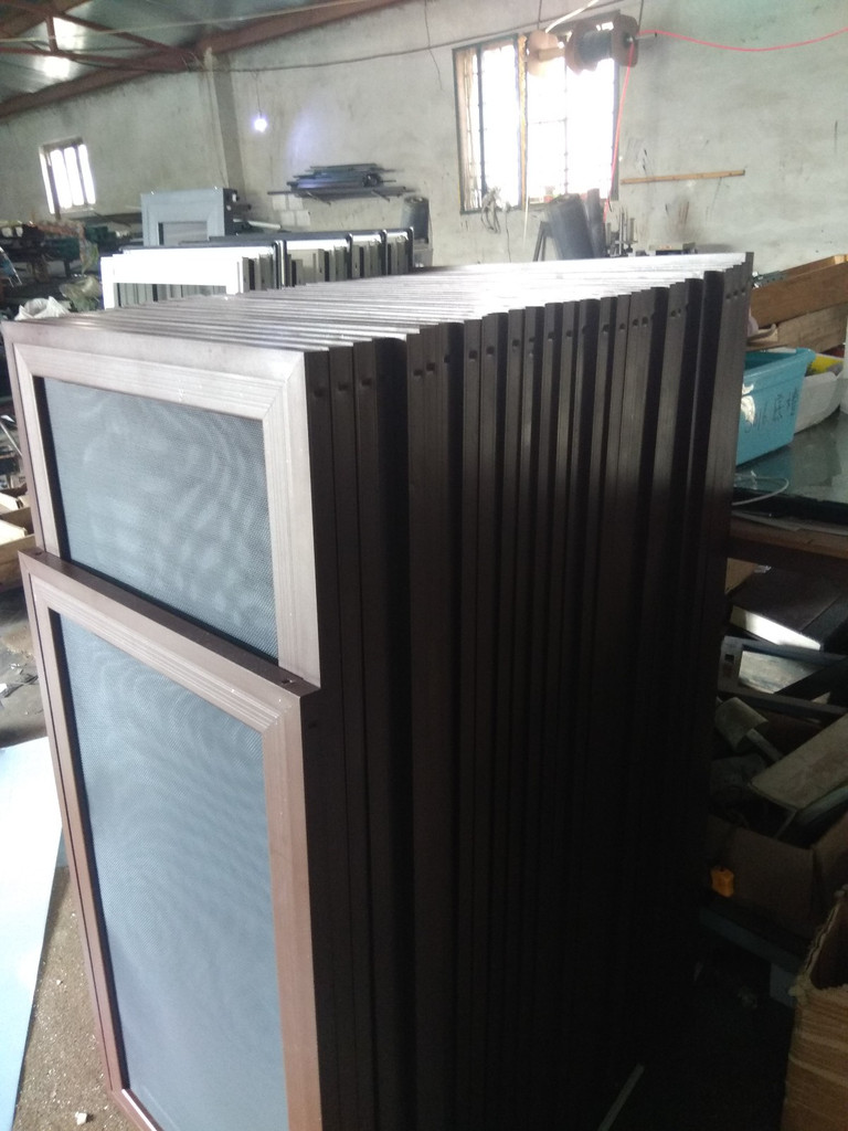 青島鴻達(dá)精誠門窗紗窗加工廠 專業(yè)門窗加工的卓越之選